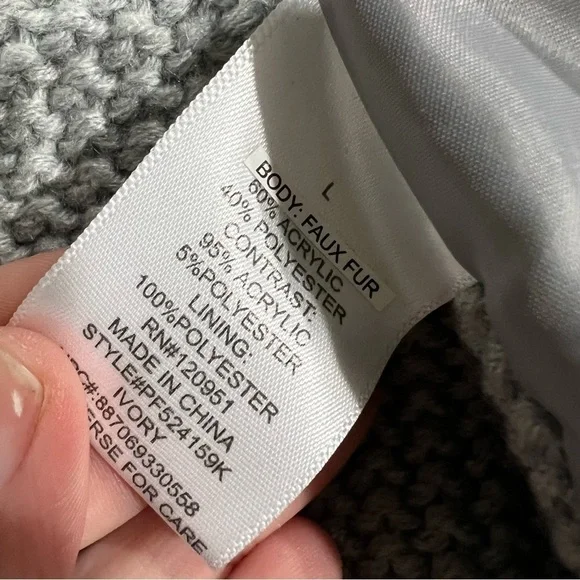 Pink Republic Gray Faux Feathered Fur Knit Woman’s Vest NWT size Large - Picture 6 of 10